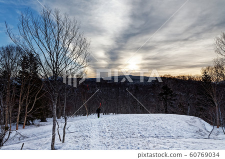 從鳩町山口到澀but山的朝日 60769034
