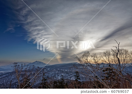 Shibutsu山的Hiuchigatake和Kokan 60769037