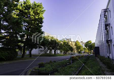 福岡市北九州縣Tobata-ku，九州技術學院Tobata校園普通教育大樓 60769168