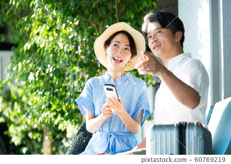 旅行機場夫婦海外旅行 60769219