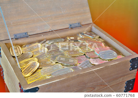 [Oval image] 60771768