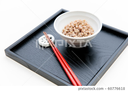 小米蕎麥麵煮蕎麥麵 小米蕎麥麵煮蕎麥麵 60776618