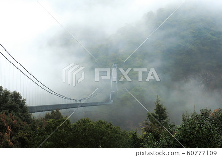 懸索橋在雲端 懸索橋在雲端 60777109