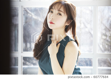 女商人，年輕女子，早晨，禮服，客廳，房間，房子，美女 60777684
