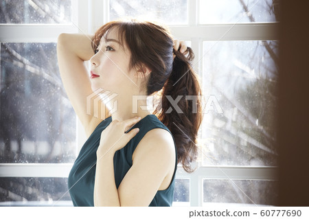 女商人，年輕女子，早晨，禮服，客廳，房間，房子，美女 60777690