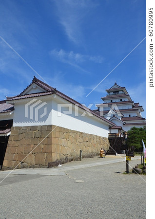 Minami Running Nagaya (front left), castle tower (center back) (Aizuwakamatsu Castle (Tsuruga Castle) / Otemachi, Aizuwakamatsu City, Fukushima Prefecture) 60780995