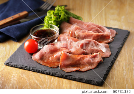 烤牛肉 烤牛肉 60781383