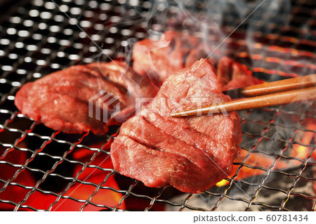 Thick cut beef tongue 60781434