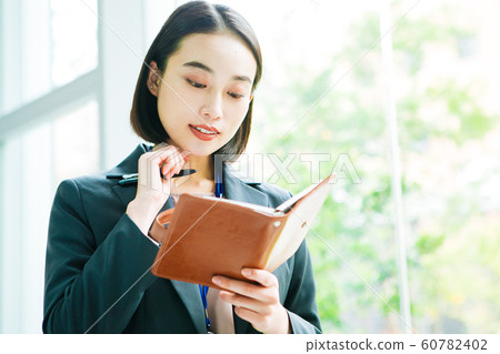 Business woman << Kinki University >> Business woman << Kinki University >> 60782402