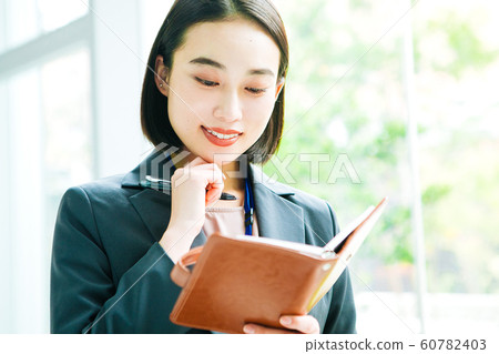 Business woman << Kinki University >> Business woman << Kinki University >> 60782403