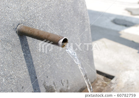 泉水 60782759