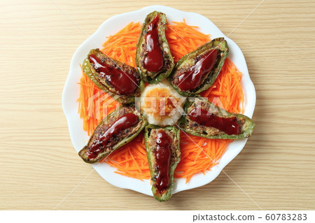 Stuffed peppers to enjoy with your eyes 60783283