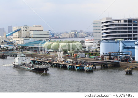 橫濱港的貨船碼頭 60784953