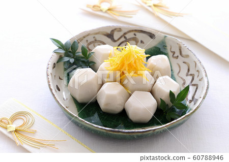 White-boiled taro 60788946
