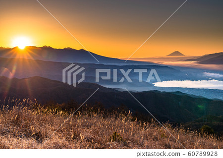 《長野縣》富士山和高高地高原的景色 60789928