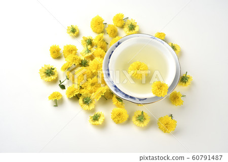 Fresh and delicious yellow chrysanthemum healthy tea drink 60791487