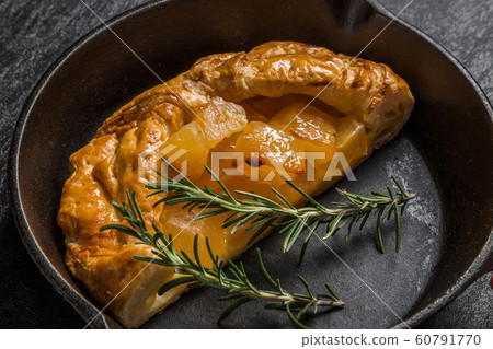 Freshly baked apple pie Apple pie Freshly baked apple pie Apple pie 60791770