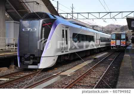 Minamiotari Station Express train and leisurely train 60794982