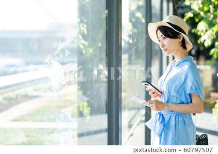 Airport trip Solo trip Smartphone overseas trip Study abroad 60797507