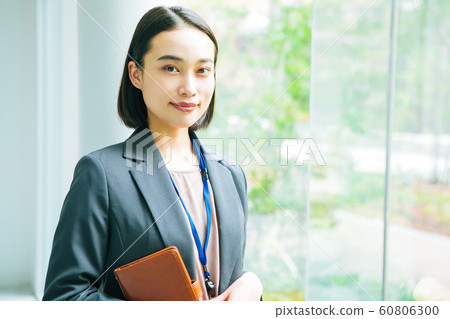 Business woman << Kinki University >> 60806300