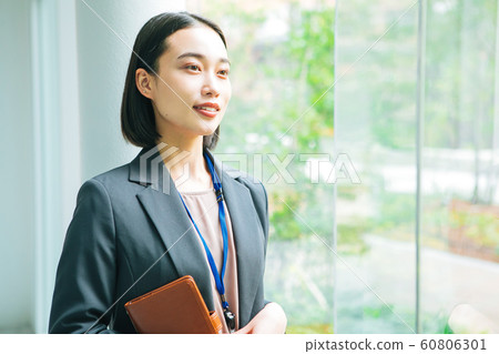 女商人《近畿大學》 60806301