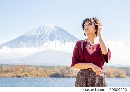 Fuji and women Fuji and women 60809350