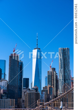 "New York" Manhattan skyscrapers, Brooklyn Bridge 60812561