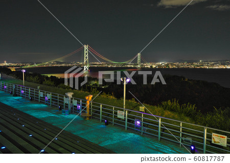 明石海峽大橋 夜景 地點 兵庫縣淡路市淡路sa 上 照片素材 圖片 圖庫