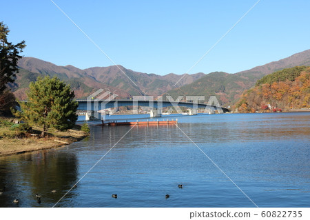 ■河口湖大橋■河口湖■山梨縣■陽光明媚 ■河口湖大橋■河口湖■山梨縣■陽光明媚 60822735