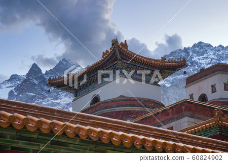 Chinese traditional mountain architecture 60824902