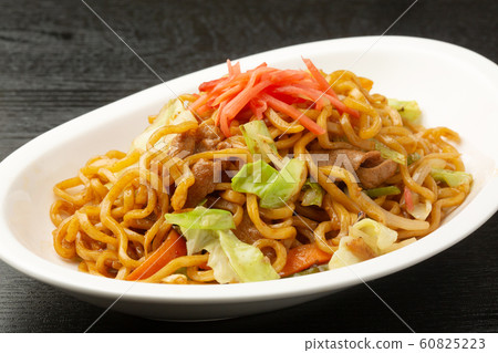 Fried noodles  60825223