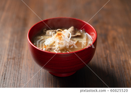 豬肉和蔬菜味噌湯 豬肉和蔬菜味噌湯 60825520