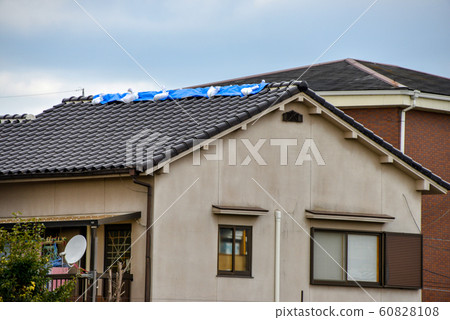 Tile roof Tile roof 60828108