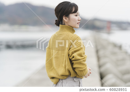 Sea women 60828931