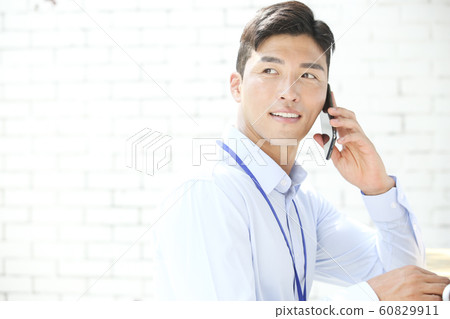 男性商務電話 男性商務電話 60829911