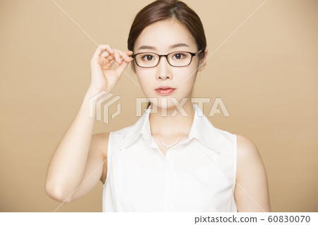 Female business glasses Female business glasses 60830070