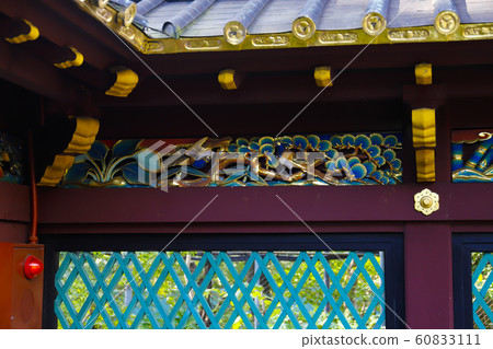 [Tokyo] Ueno Toshogu, transparent walls and sculpture 60833111