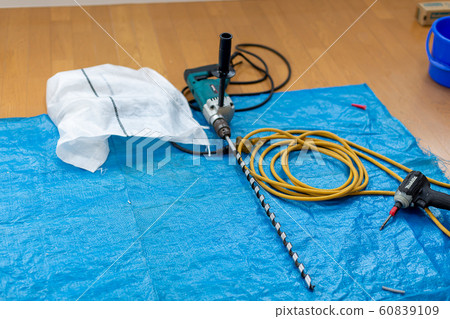 Renovation of children's room Pillar drilling long drill 60839109