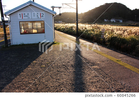 東風線浪速站的站台(3) 東風線浪速站的站台(3) 60845266