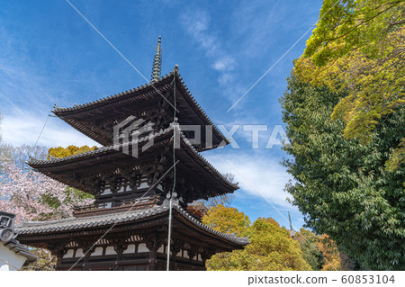 奈良幸福寺三重寶塔 照片素材 圖片 圖庫