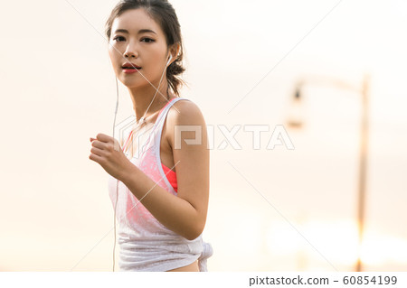 女式運動服 60854199