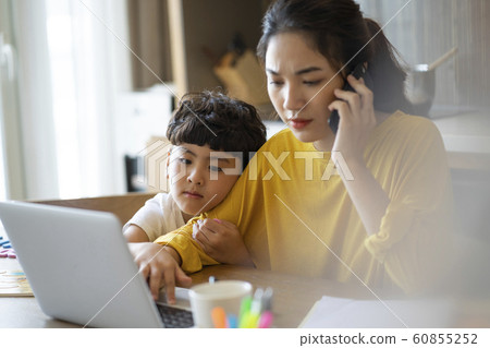 父母和孩子的生活方式育兒形象 60855252