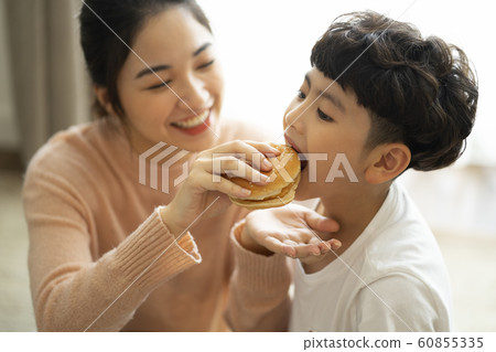 父母和孩子的生活方式餐 父母和孩子的生活方式餐 60855335