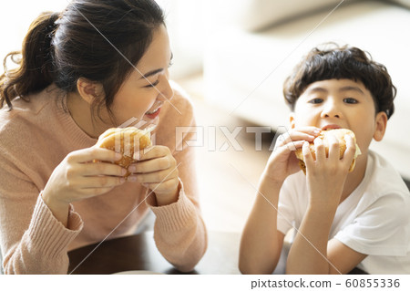 父母和孩子的生活方式餐 父母和孩子的生活方式餐 60855336