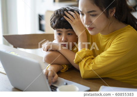 父母和孩子的生活方式育兒形象 60855383