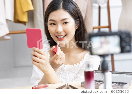 Female Beauty Influencer 60855633