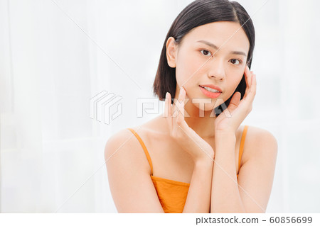 Female beauty face wash 60856699