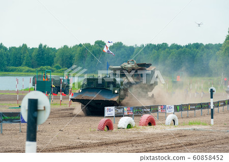 Speed driving of BAT track layer 60858452