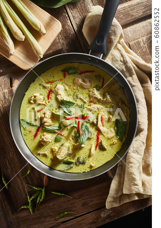 Thai food chicken green curry on wooden 60862552