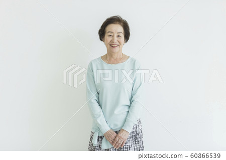 Senior women 60866539